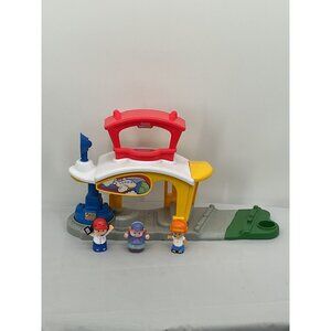Fisher Price Little People Everyday Adventures Airport Playset Three Workers
